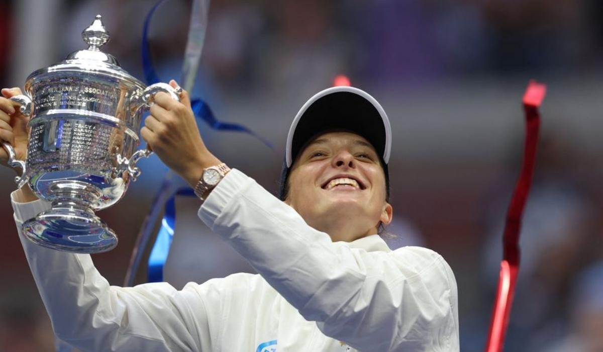 Sensational Swiatek Downs Jabeur for First US Open Title